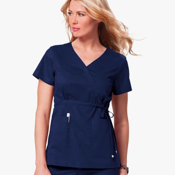 KOI Katelyn and Lyndsay scrub set - Picture 7 of 7